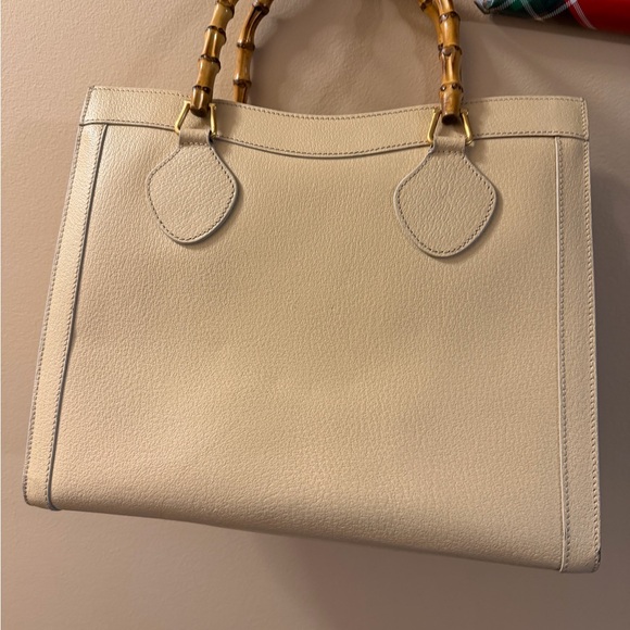 Gucci Ivory Leather Diana Satchel W/ Bamboo Handles W COA (see Photos) - Picture 2 of 14